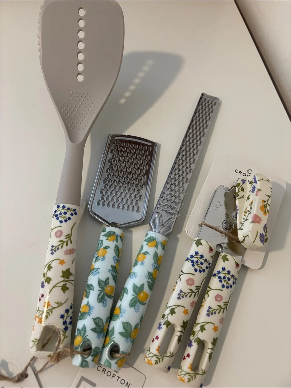 New Crofton Floral Kitchen Utensil Set in White with Multicolor Flowers